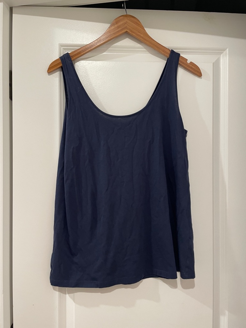 Lilly Pulitzer 100% Pima cotton Navy Scoop Neck Tank Top medium